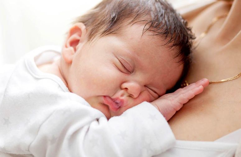 Kako izgledaju prvi bebini dani kod kuće?