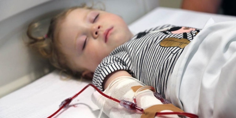 Lucy Hinchion, najmlađa pacijentkinja lečena matičnim ćelijama